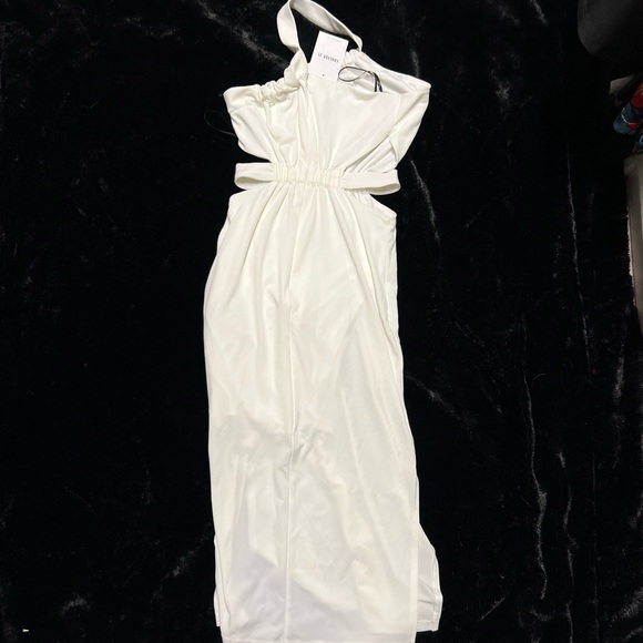 NWT-Cutout One-Shoulder white Midi Dress
SZ XS - Picture 6 of 7
